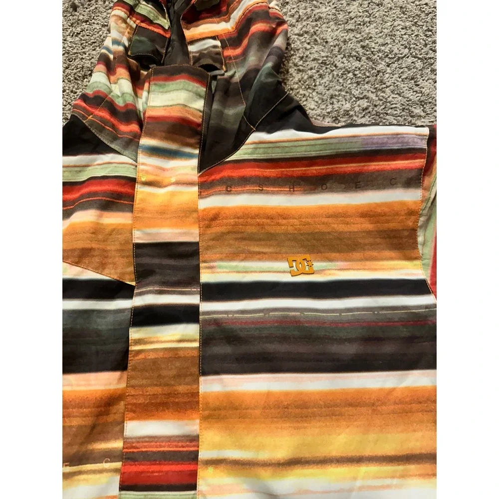 DC Amo Blur Stripe Snowboard Jacket Mens Small 10K Waterproof Multicolor Stripe